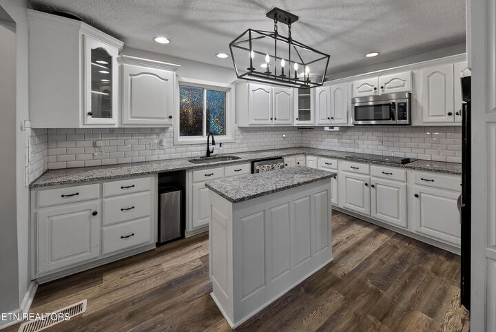Property Photo:  718 Hathburn Drive  TN 37854 