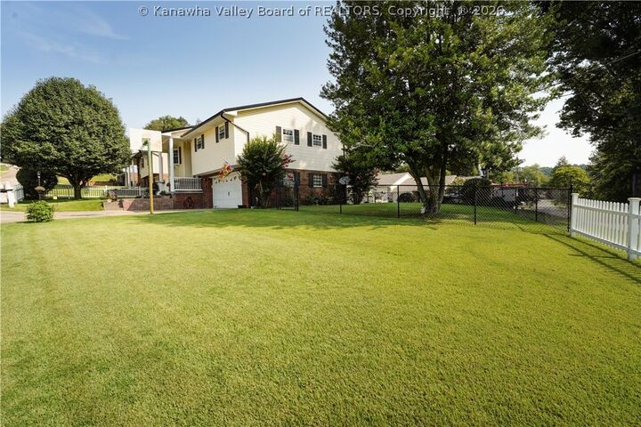 Property Photo:  5202 Dellway Drive  WV 25313 
