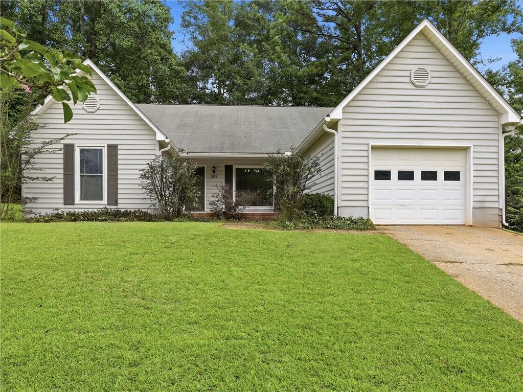 Property Photo:  802 William Drive  AL 36801 
