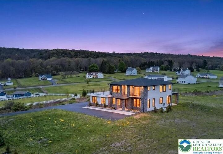 Property Photo: 1160 Dayne Drive PA 18235