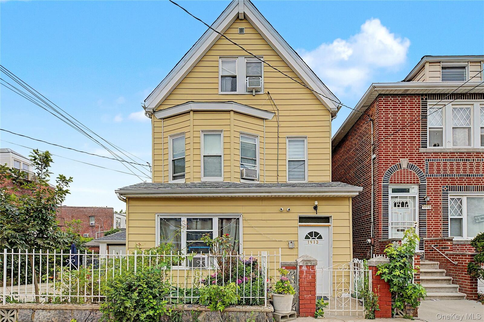 Property Photo:  1913 Bogart Avenue  NY 10462 