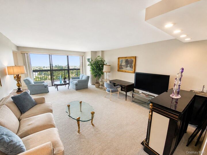 Property Photo: 27110 Grand Central Parkway 17L NY 11005
