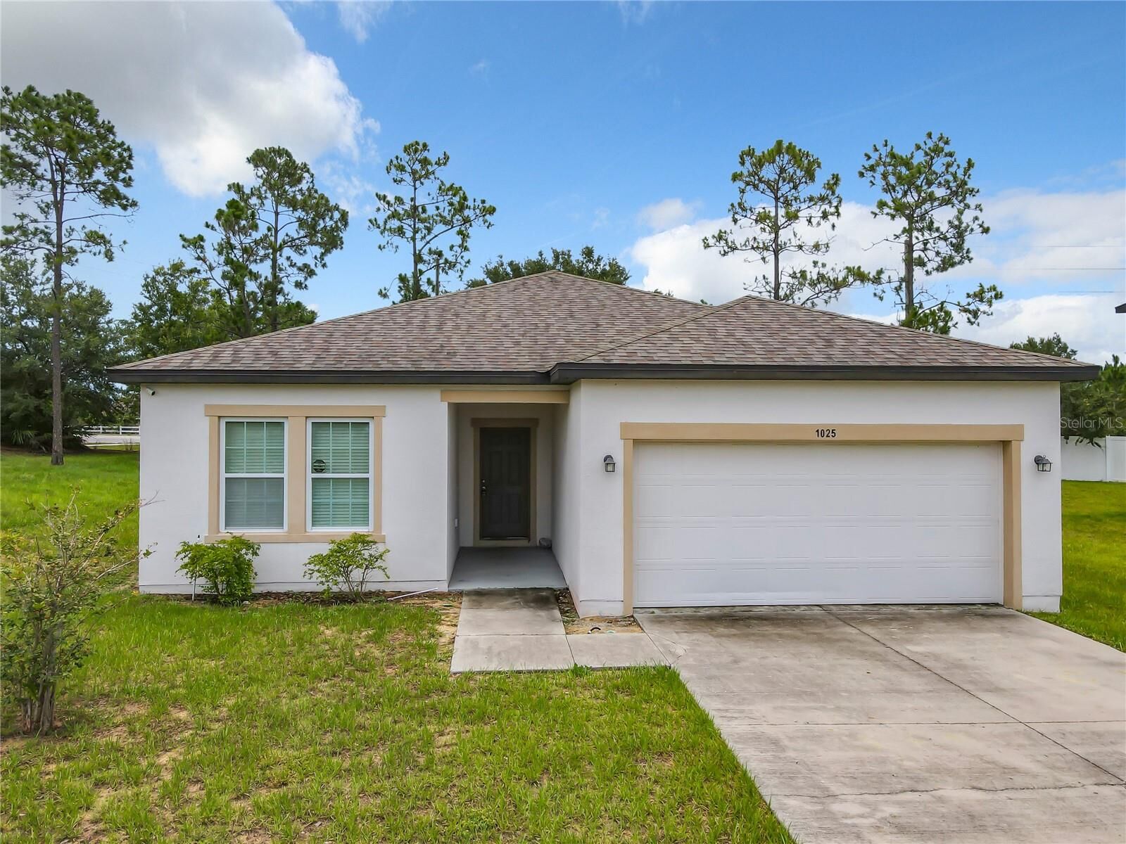 Property Photo: 1025 Margot Lane FL 33853
