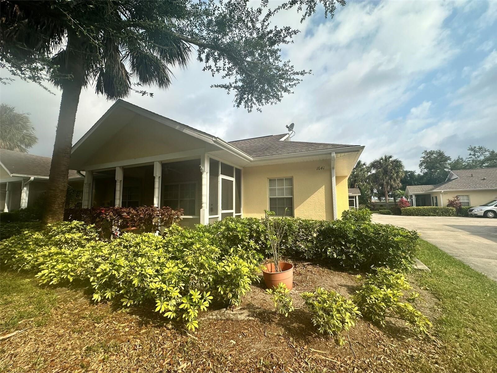 Property Photo:  1641 Red Oak Lane  FL 33948 