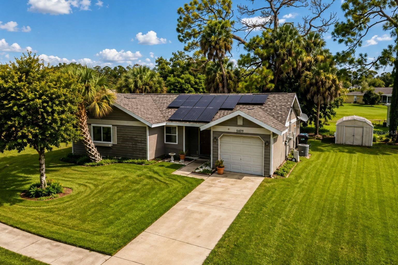 Property Photo:  5409 Kenwood Drive  FL 34287 