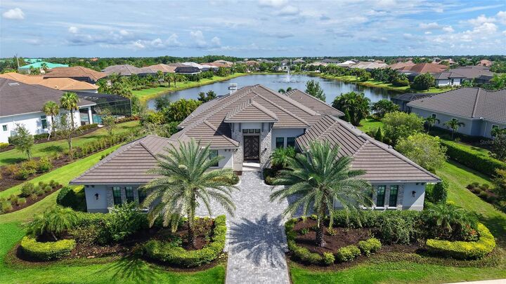 Property Photo: 8339 Lucerne Loop FL 34202
