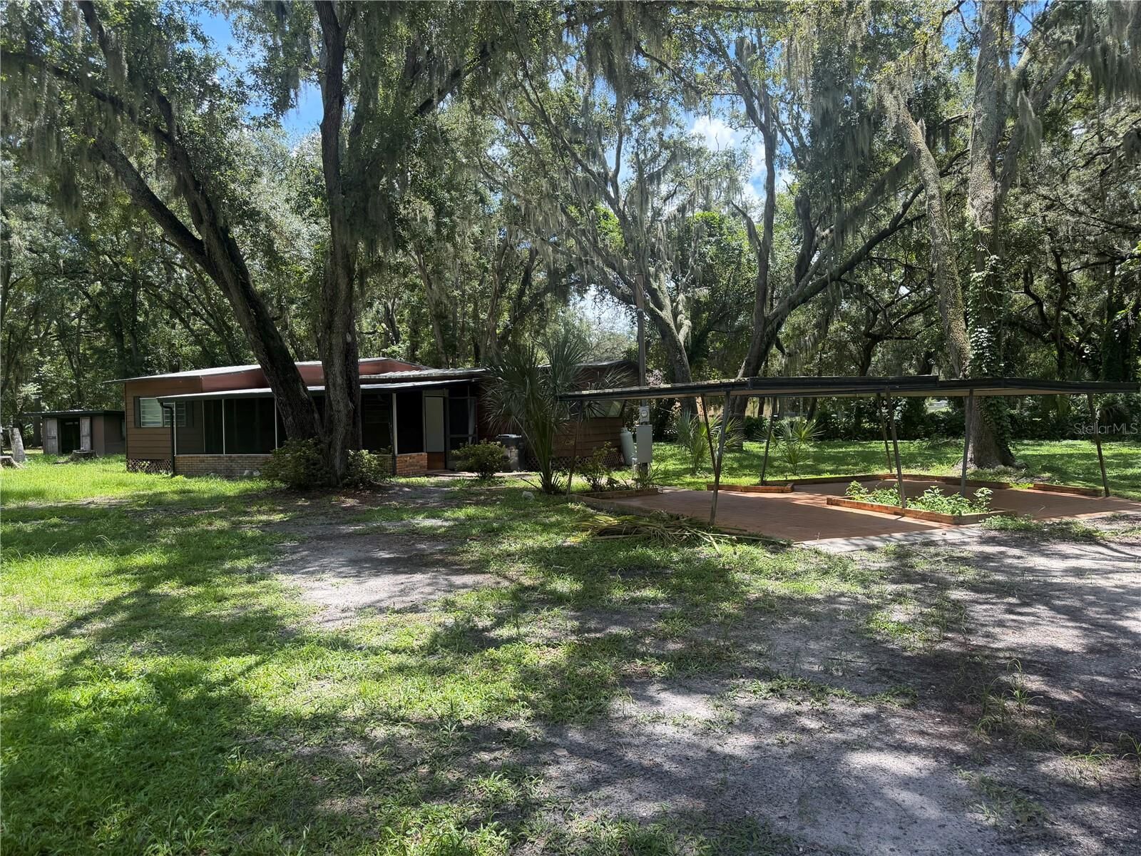 Property Photo: 12938 Lincoln Road FL 33578