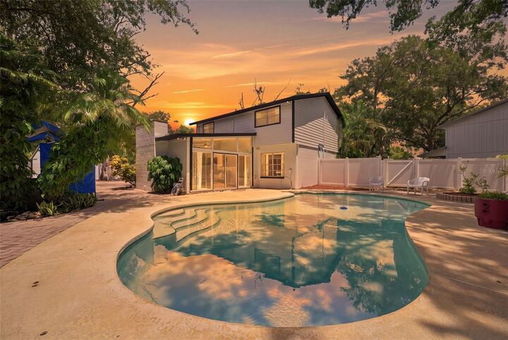 Property Photo: 7314 Woodkirk Court FL 33634