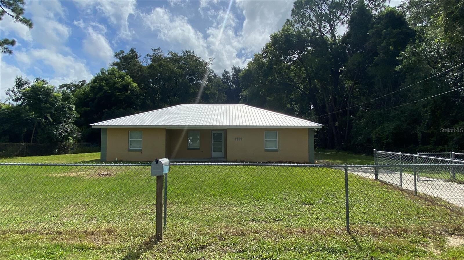 Property Photo:  2717 NE 17th Avenue  FL 34470 