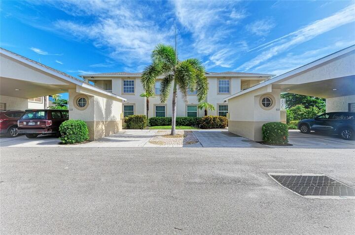 Property Photo: 1404 Auburn Lakes Circle 4 FL 34292