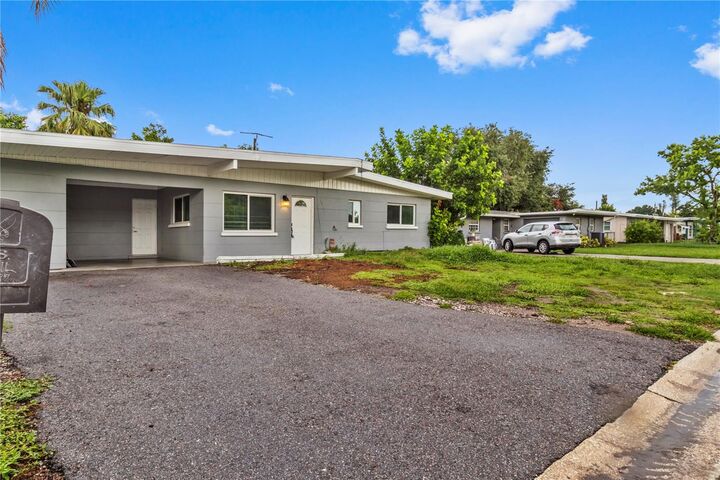 Property Photo:  5711 21st Street W  FL 34207 