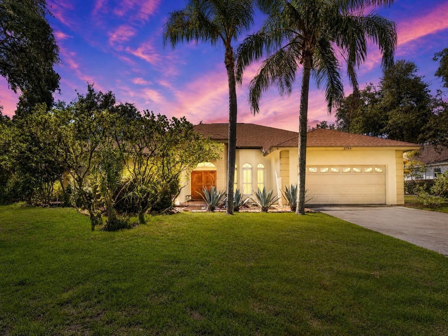 Property Photo:  2704 Aston Avenue  FL 33566 