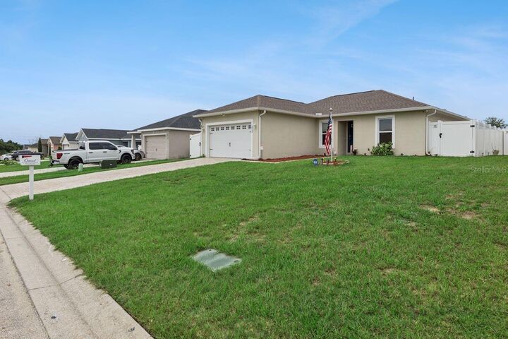 Property Photo:  313 Summit Avenue  FL 33853 