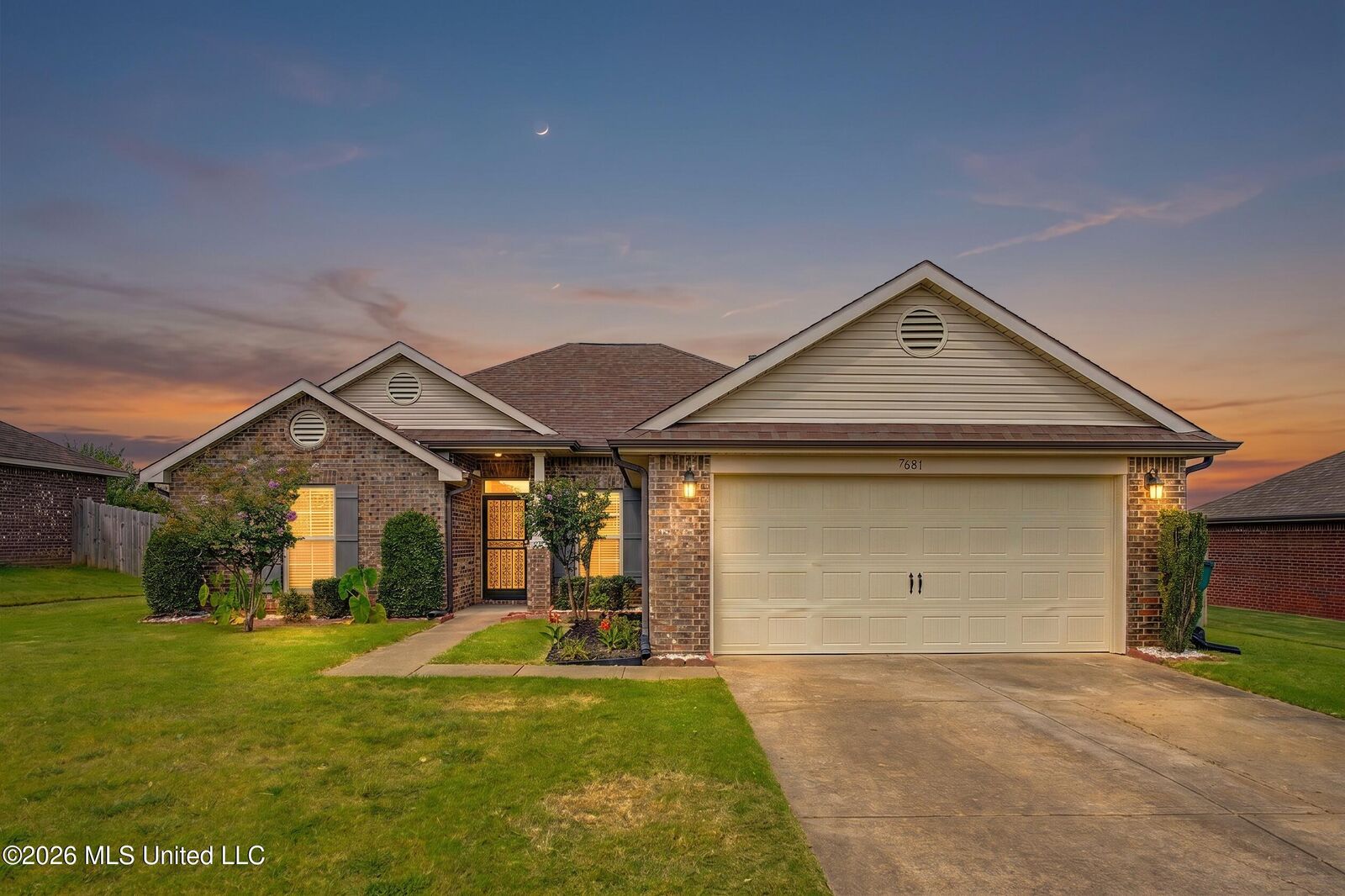 Property Photo: 7681 Walnut Glen Drive MS 38672