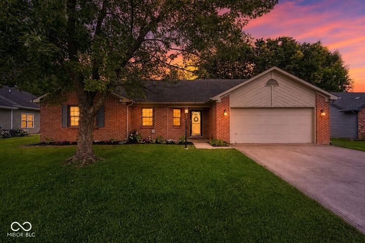 Property Photo: 854 Ellington Circle IN 46143