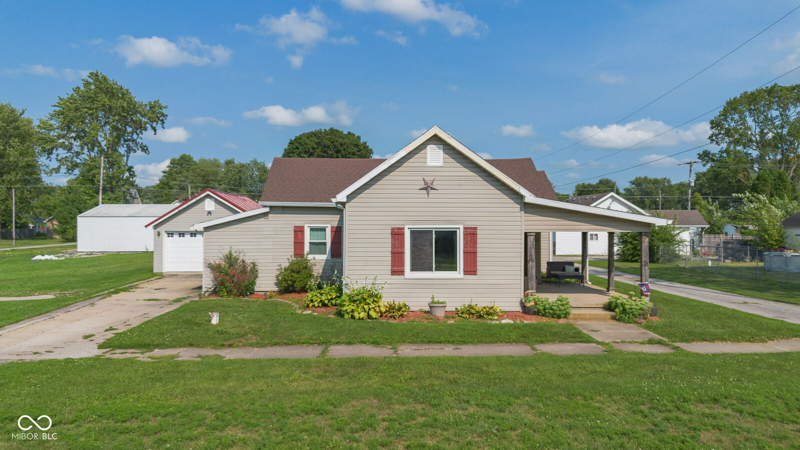 Property Photo: 104 N Vine Street IN 47351