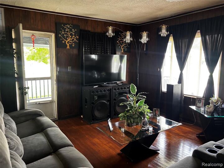 Property Photo: 4001 Fleming Road MI 48504 2184