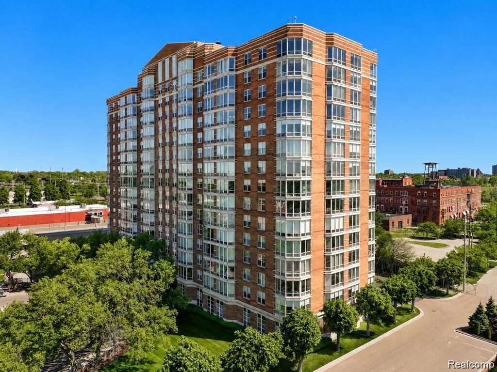 Property Photo:  250 E Harbortown Drive 301  MI 48207 5000 