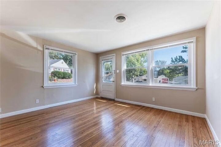Property Photo: 1209 San Jacinto Court MO 63139