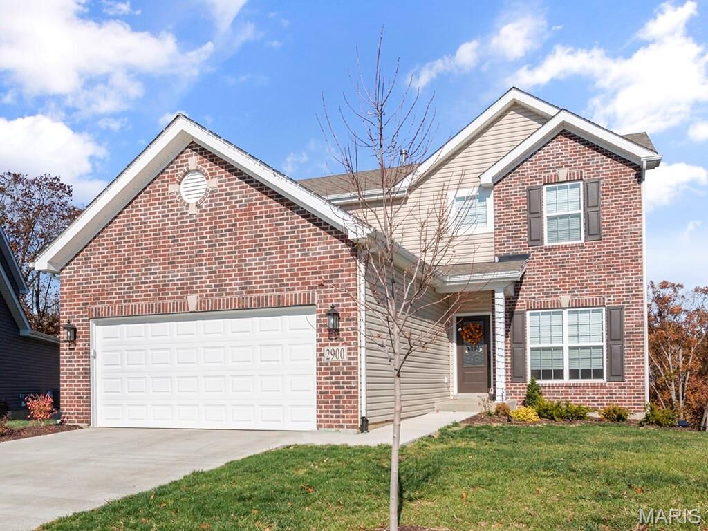 Property Photo:  2 Sterling At Walnut Hills  MO 65109 