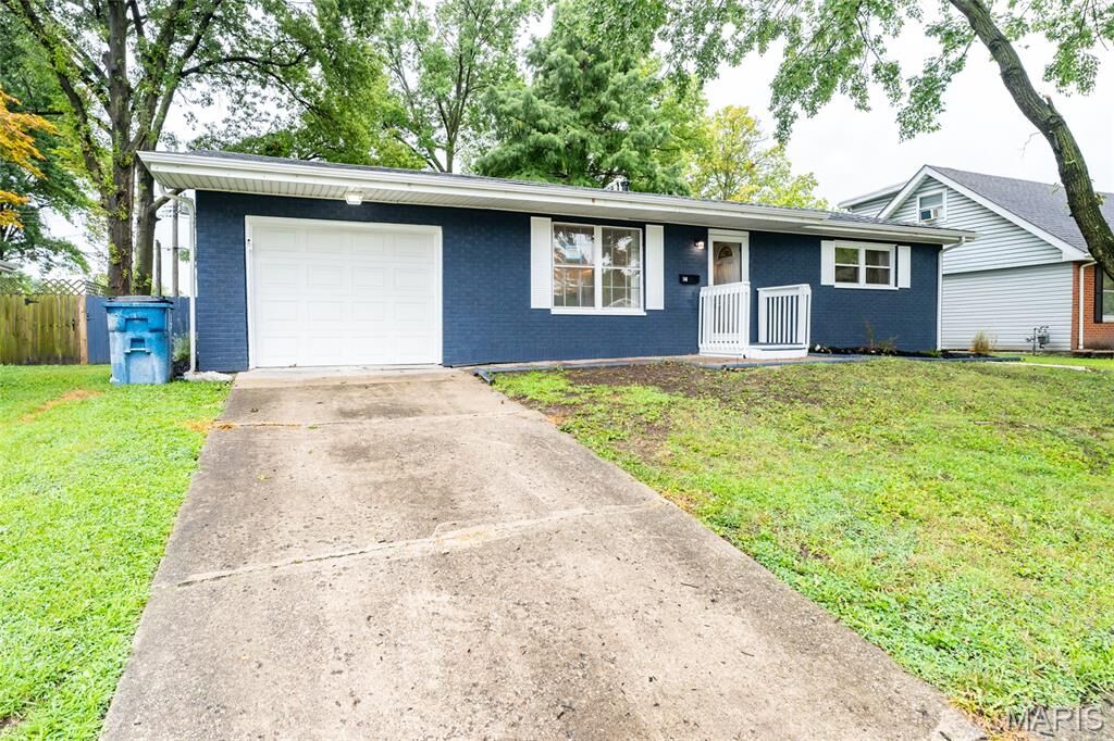 Property Photo:  14 Wilson Park Drive  IL 62040 