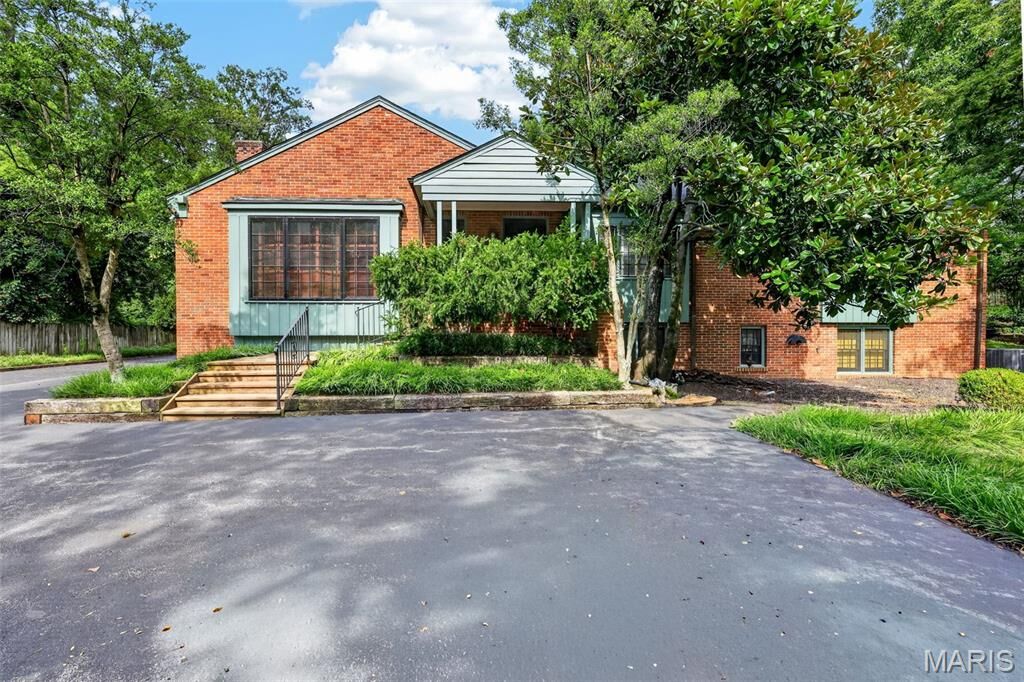 Property Photo: 8 Winding Brook Lane MO 63124