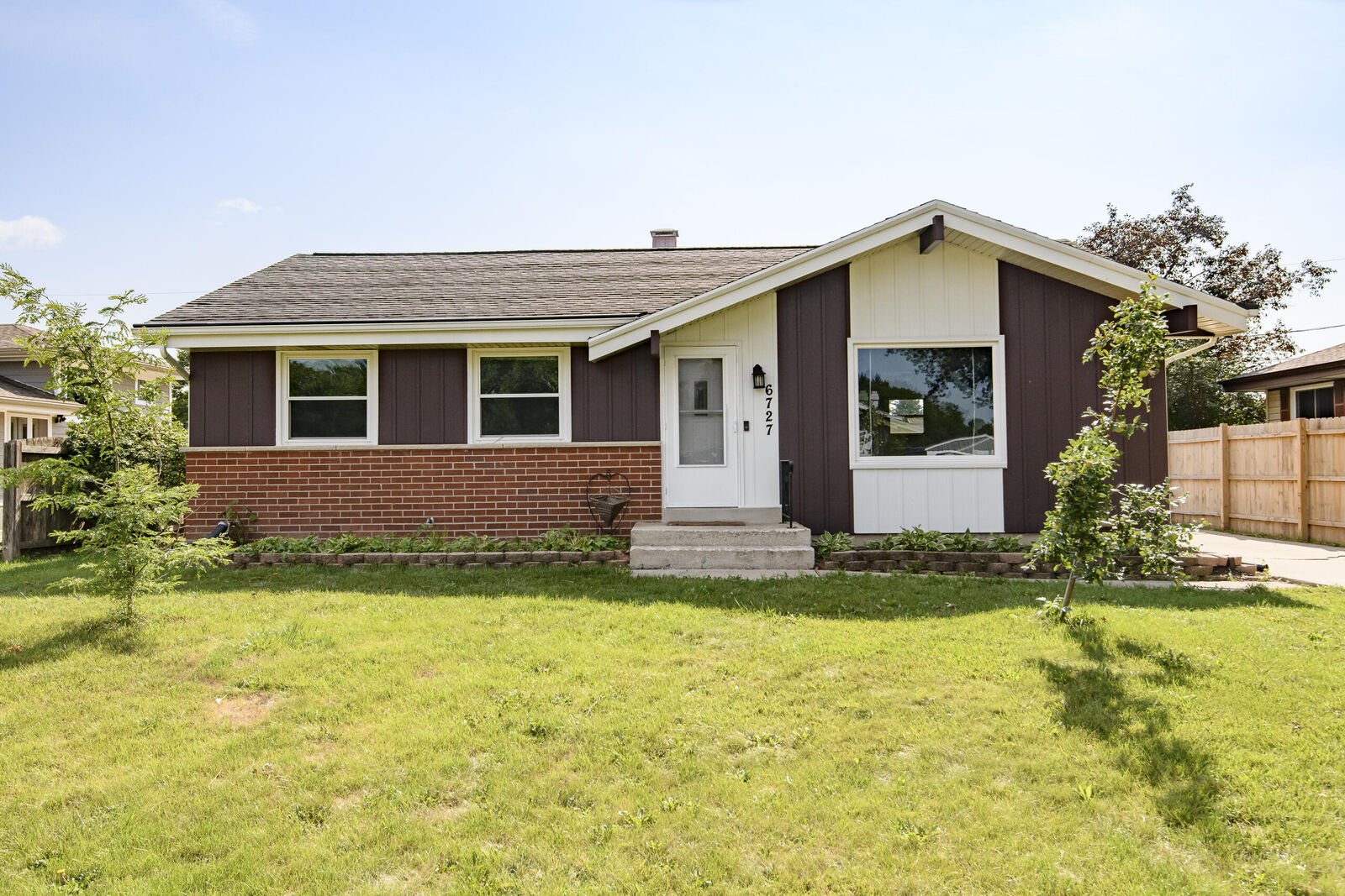 Property Photo: 6727 Lone Elm Dr WI 53402