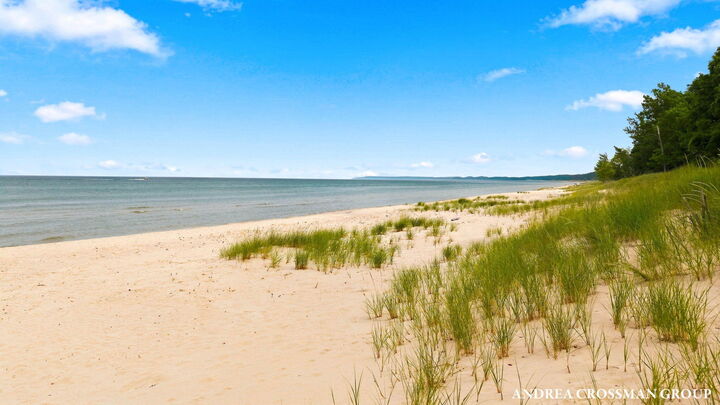 Property Photo: 5045 N Ridge Road MI 49449
