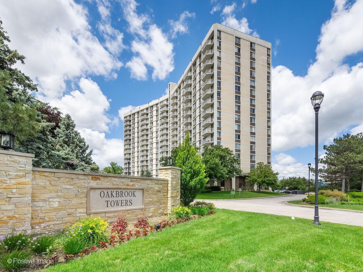Property Photo: 40 N Tower Road 5A IL 60523