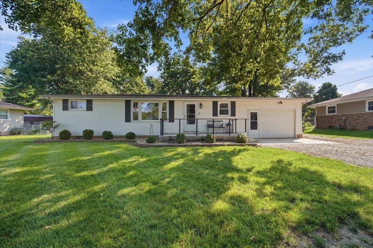Property Photo: 1524 Hickory Point Road IL 61548