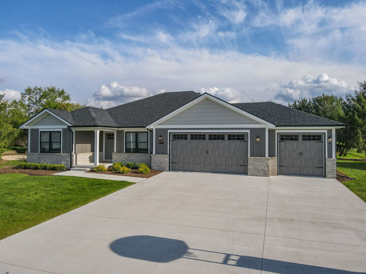 Property Photo:  3172 Sun Valley Drive  IL 60901 