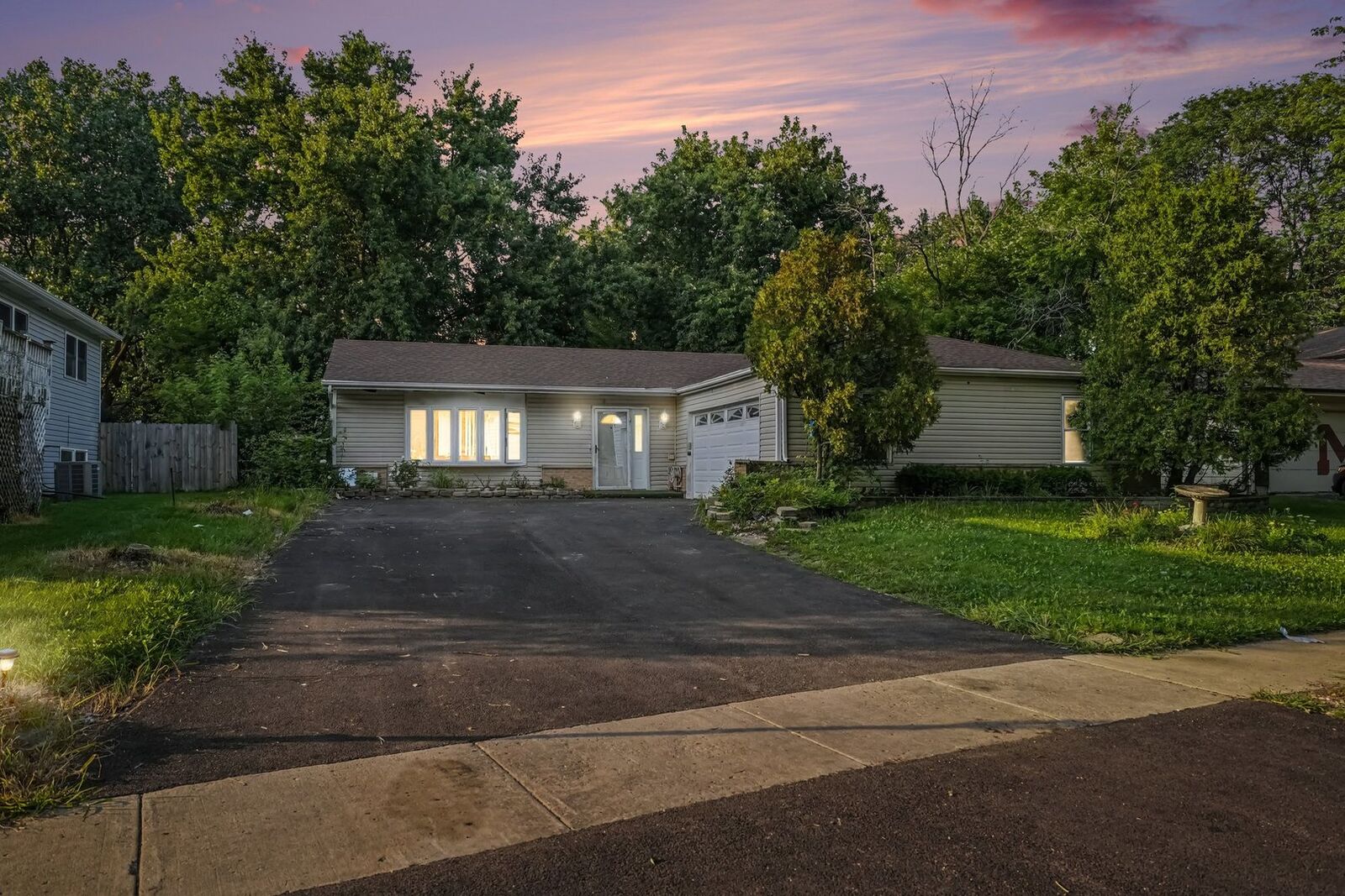 Property Photo: 530 Forest Way IL 60440