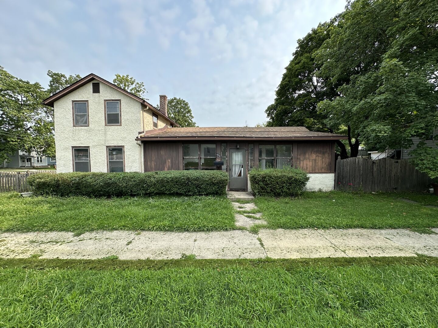Property Photo: 404 E 9th Street IL 60441