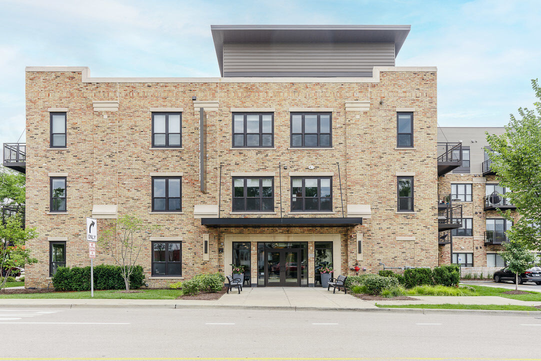Property Photo:  101 W Liberty Street 415  IL 60010 