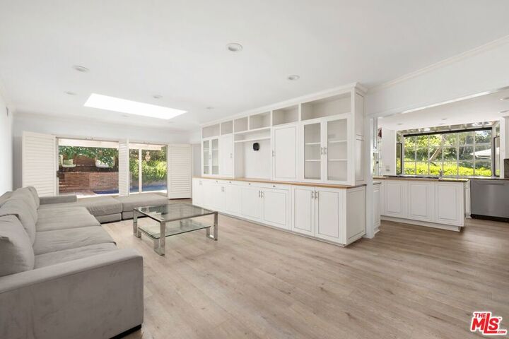 Property Photo:  15810 Castlewoods Drive  CA 91403 