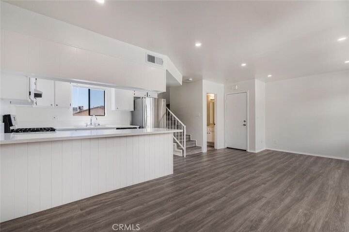 Property Photo: 1129 Linden Avenue 3 CA 91201