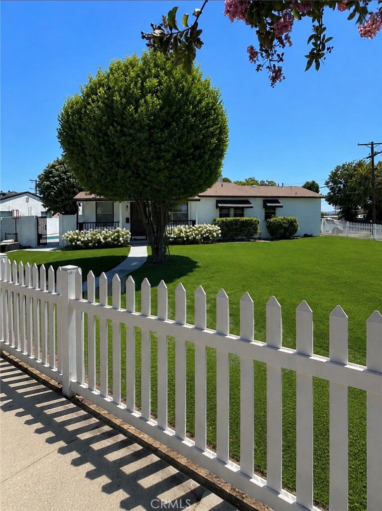 Property Photo: 13016 Archwood Street CA 91606