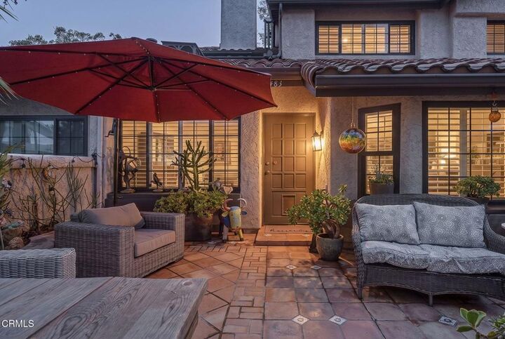 Property Photo:  483 Las Palomas Drive  CA 93041 
