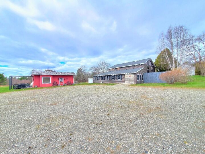 Property Photo:  999 Main Road  ME 04428 