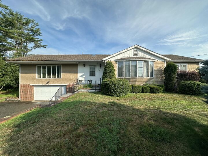 Property Photo: 282 Eldridge Road ME 04090