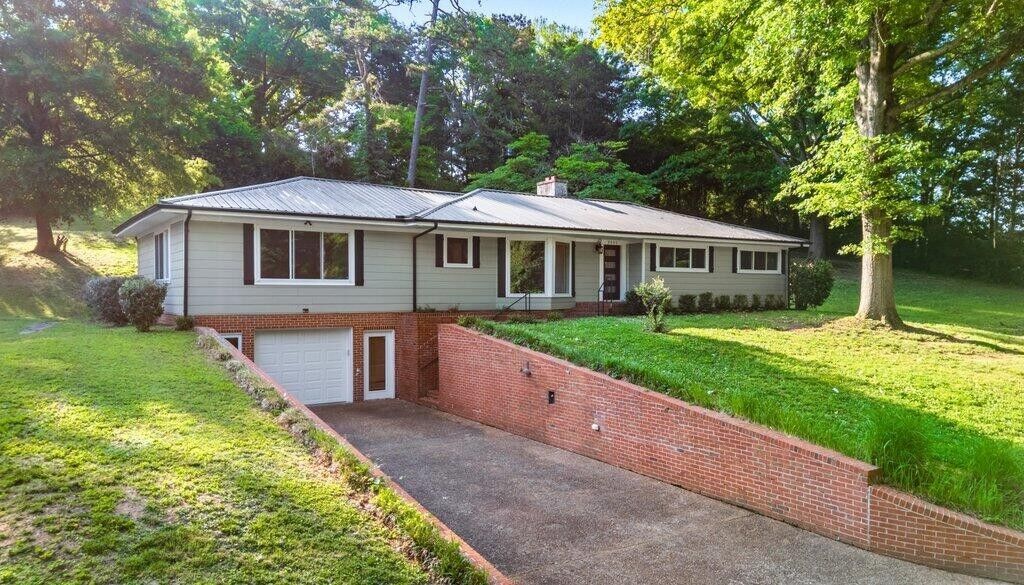Property Photo: 2502 Elm Drive NE TN 37312