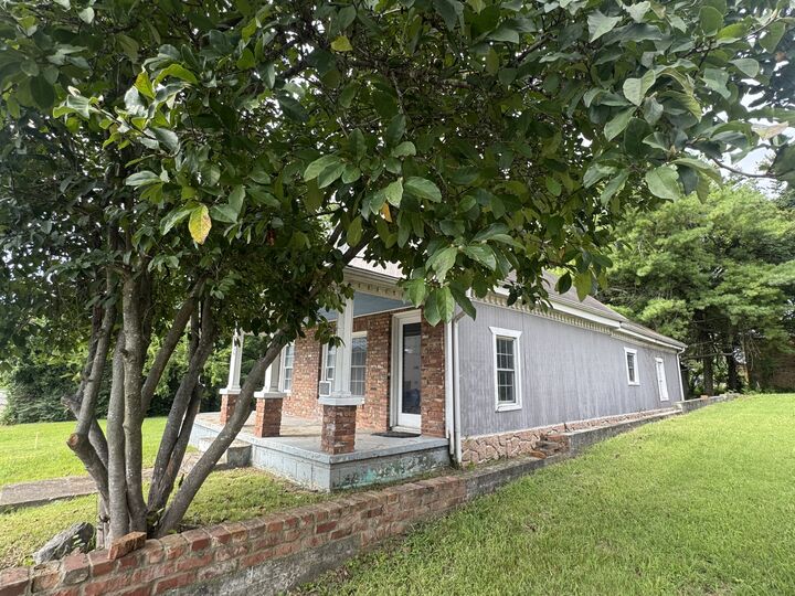 Property Photo: 210 S Foster Ave TN 37066