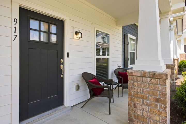 Property Photo: 917 Ashland Place Dr TN 37218