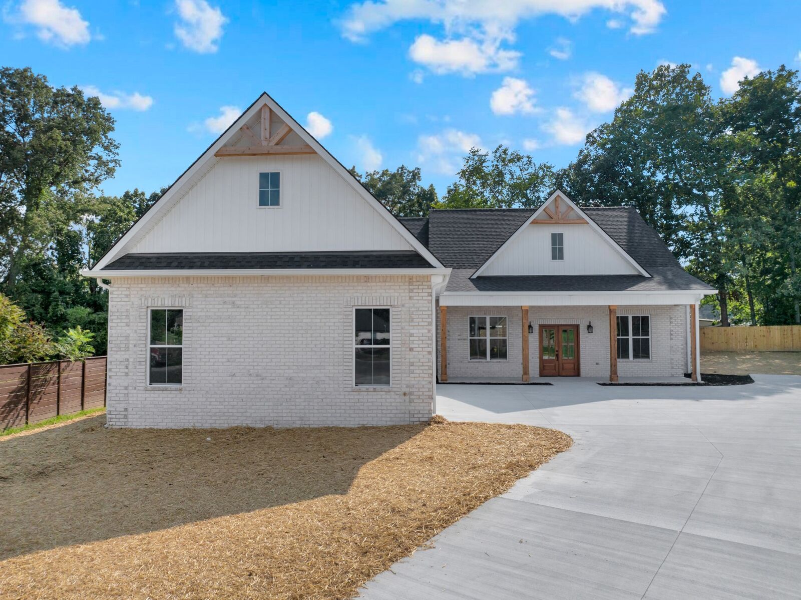Property Photo: 119 Settlers Trce TN 37388