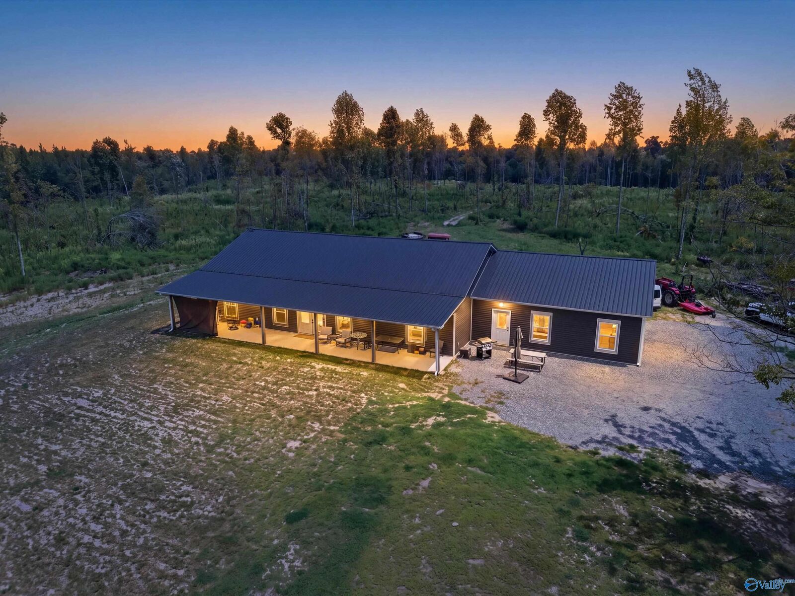 Property Photo:  496 County Road 363  AL 35765 
