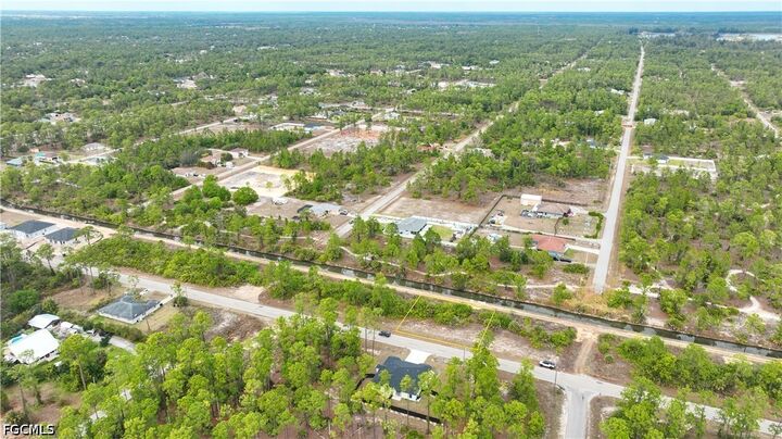 Property Photo: 1113 E 12th Street FL 33972