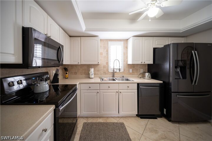 Property Photo:  208 Bob O Link Way B  FL 34105 