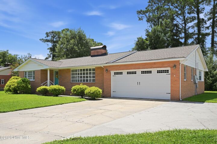 Property Photo: 319 Doris Avenue E NC 28540