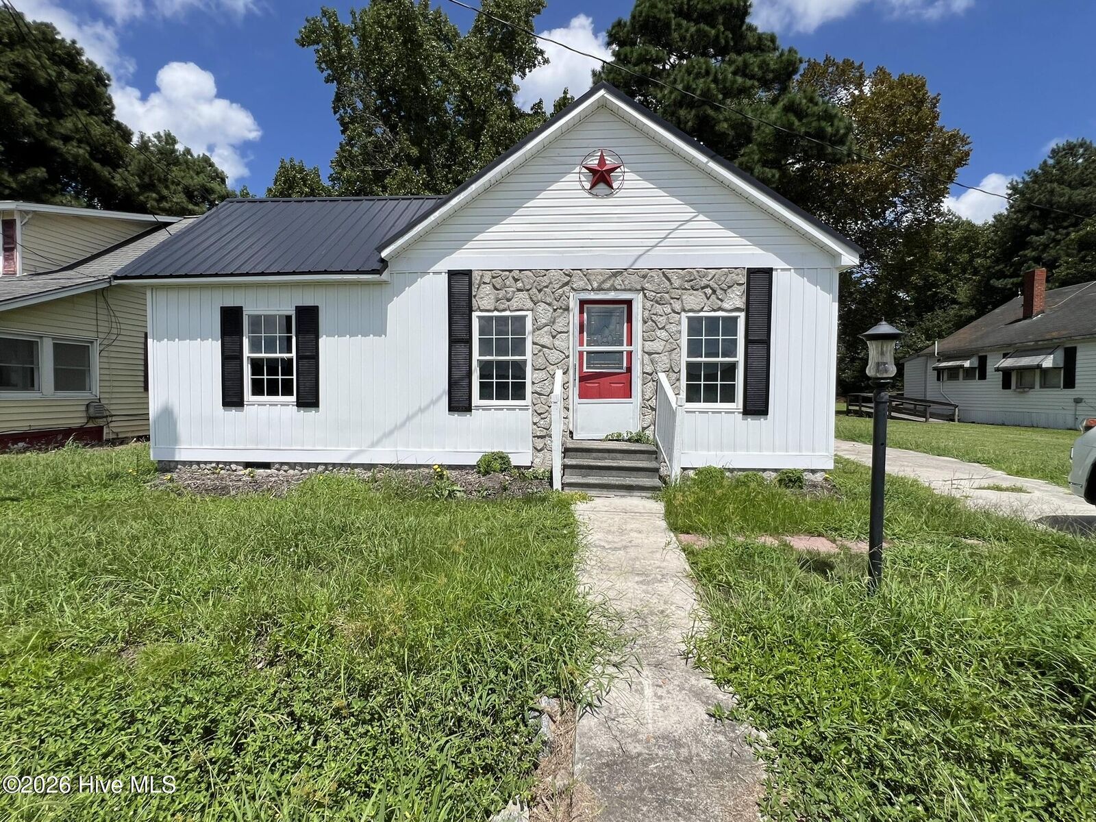 Property Photo:  195 Wiggins Road  NC 27944 