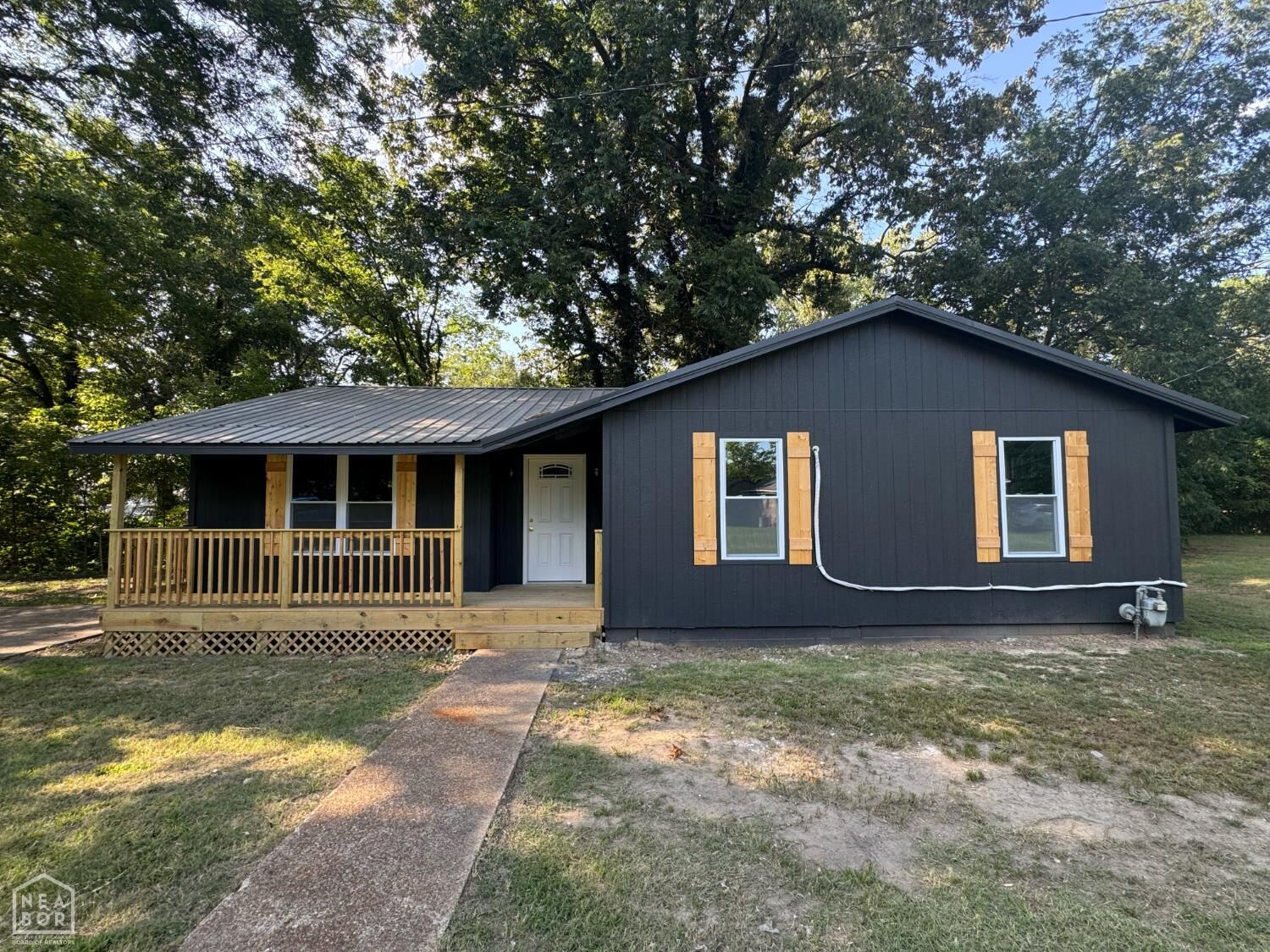 Property Photo:  220 W Morris Avenue  AR 72396 